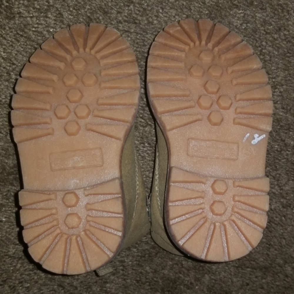 Carters 5c boots - Picture 3 of 5